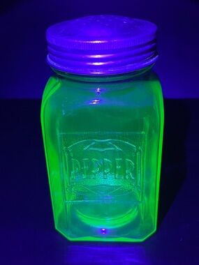 Vintage Uranium Glass Pepper Shaker Jar Glows Green Glass with Lid